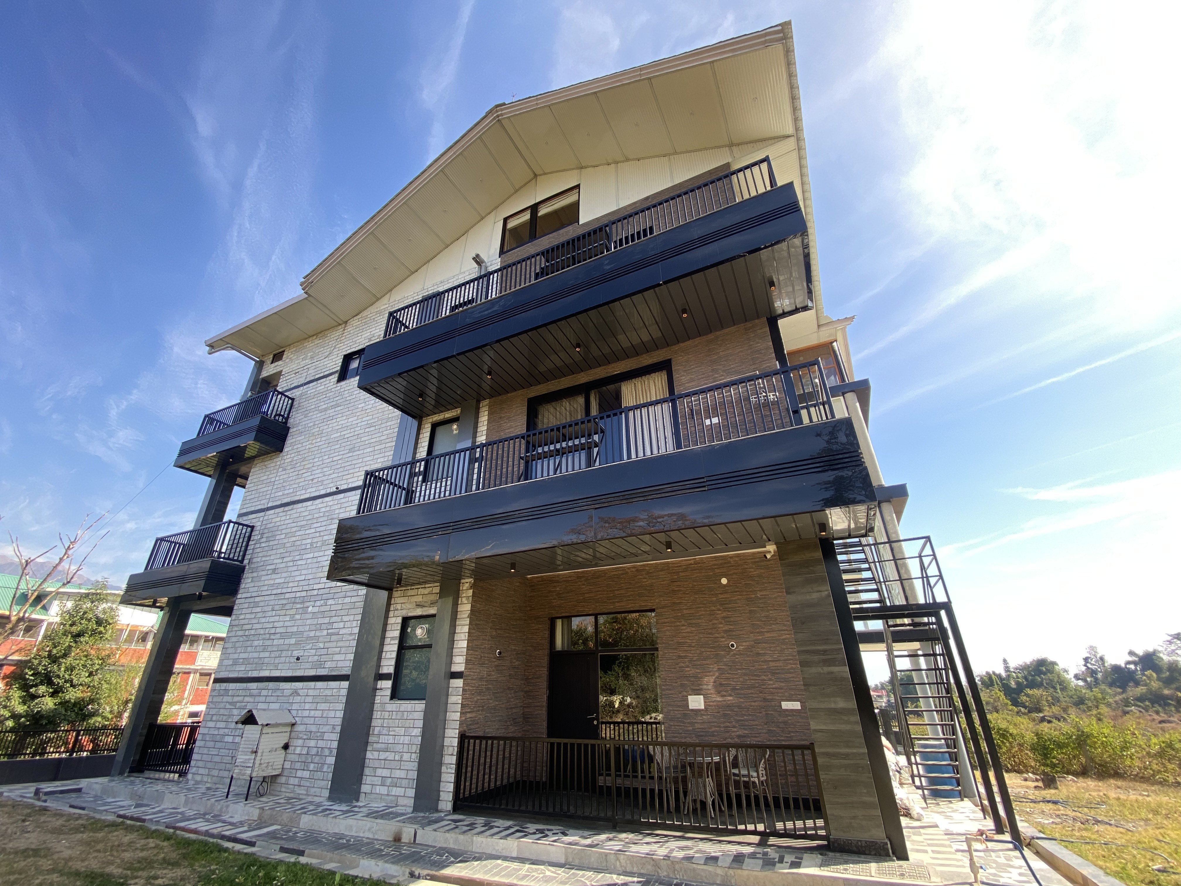 360 panoramic mountain valley view